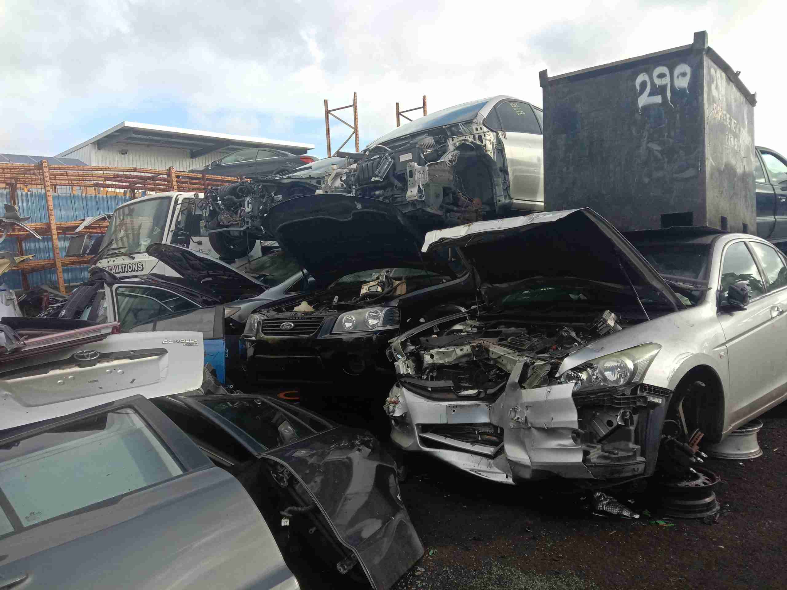 Cash 4 Damaged Cars in Dandennog